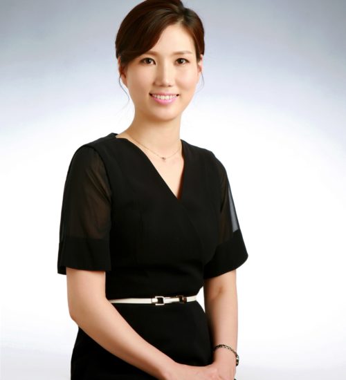 Ms. Song Su Jung - Chuyên gia cao cấp Hàng Đầu trong lĩnh vực Phun xăm thẩm mỹ của Hàn Quốc.