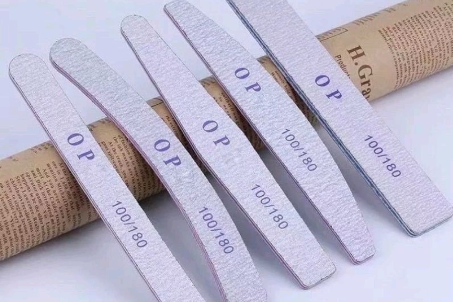 Bộ dụng cụ làm nail cho người mới bắt đầu có những gì?