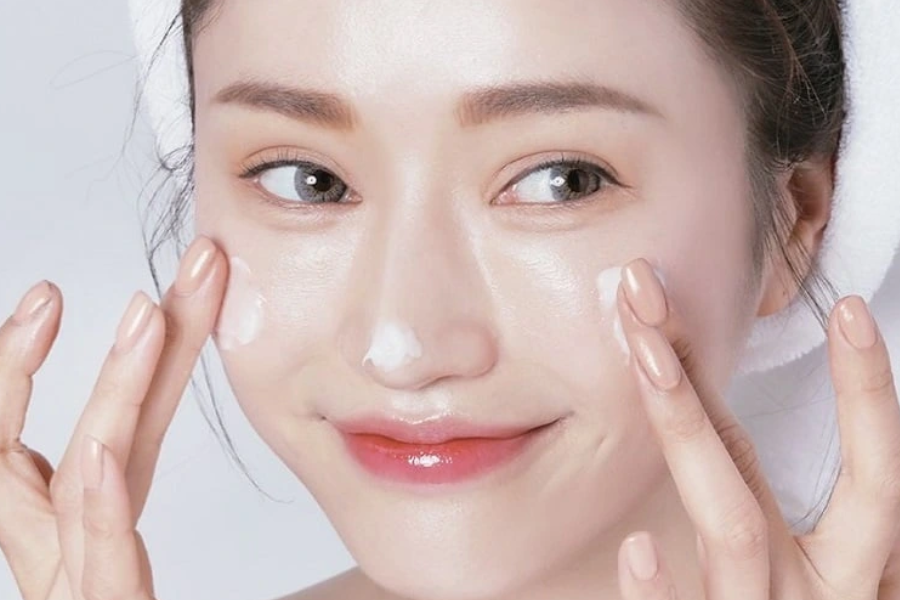 Những lưu ý khi da mặt bị khô