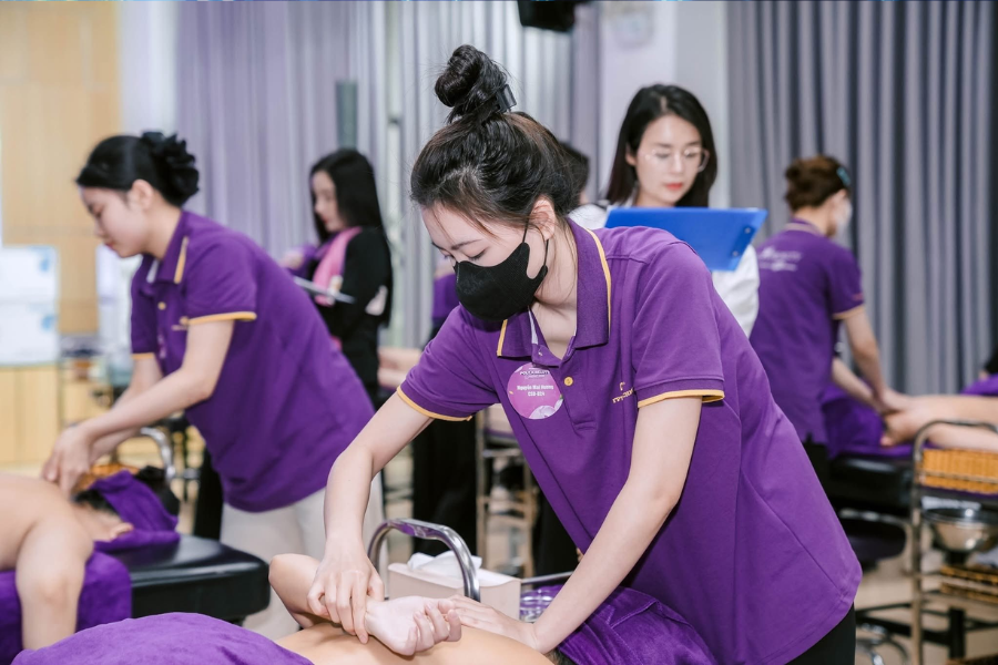 Top 5 lý do các bạn đam mê làm đẹp nên chọn Poly K-Beauty